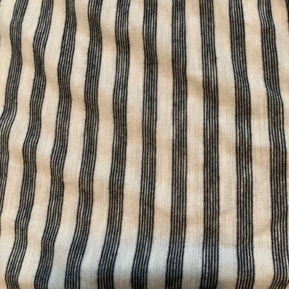 Max Studio Cold Shoulder Flowy Vertical Striped Blouse Black & White Women’s S - Picture 4 of 11